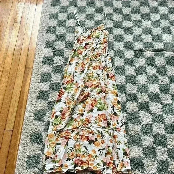 Medium Pins and Needles Floral Maxi Dress - Picture 2 of 4